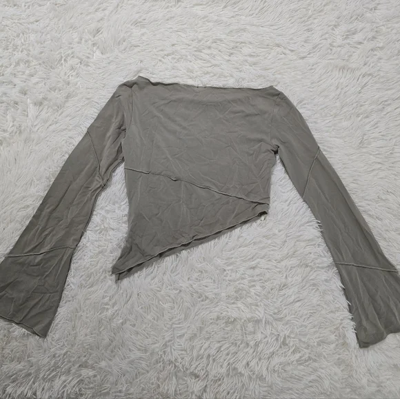 Edikted Olive Asymmetrical Top NWT - Picture 2 of 3
